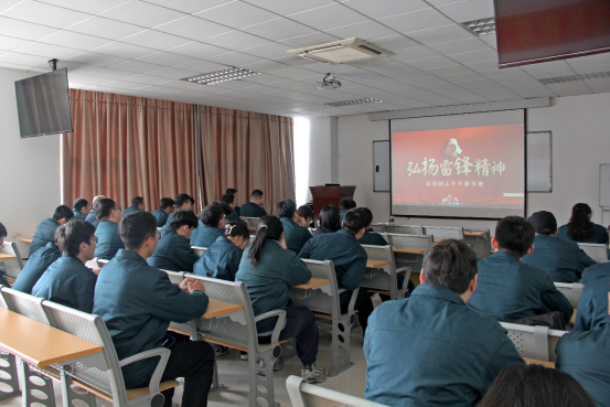 山重建機(jī)公司團(tuán)委開展學(xué)雷鋒主題團(tuán)課及志愿活動(dòng)