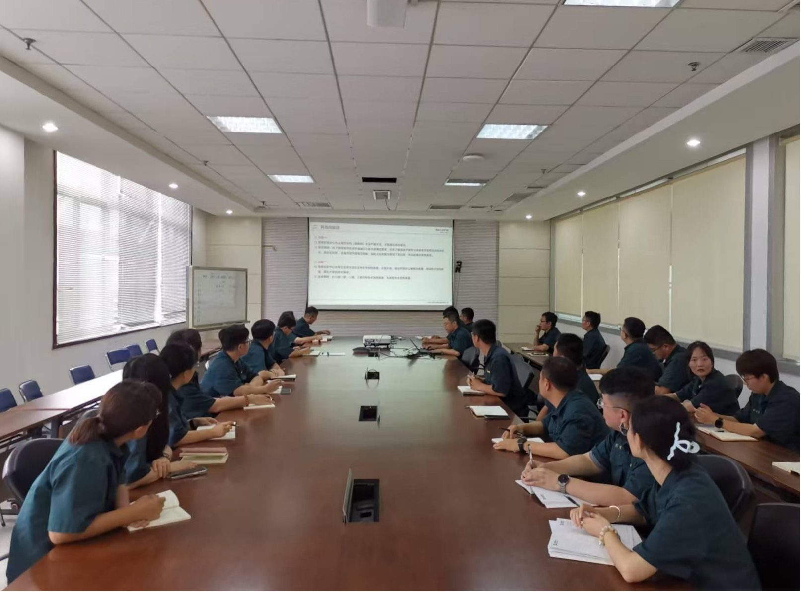 山重建機黨委副書記、總經理張永偉到所在黨支部聯(lián)系點開展專題調研